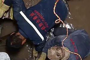 镇江电梯井堵漏施工视频